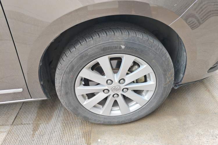 Used Buick GL8 2017 25S Luxury Version China V Standard Right Front Wheel Hub