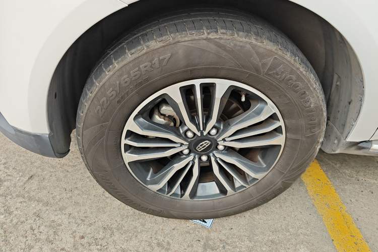 Used Geely Auto Vision X6 2016 1.3T CVT Flagship Model Left Front Wheel Hub