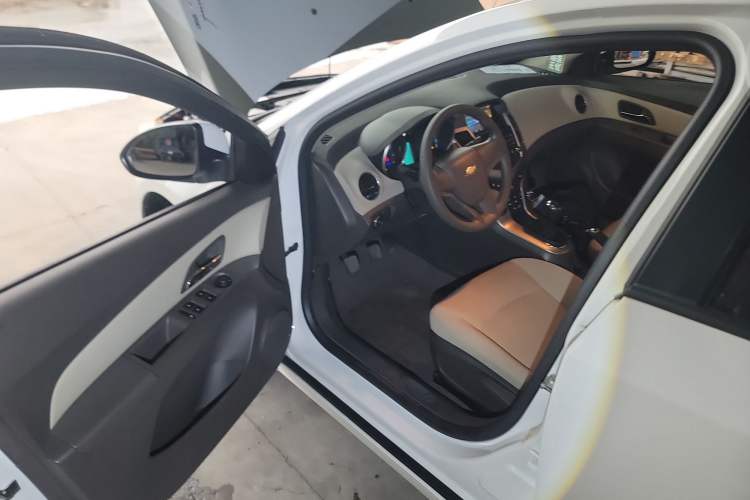 Used Chevrolet Cruze 2015 1.5L Classic SL MT