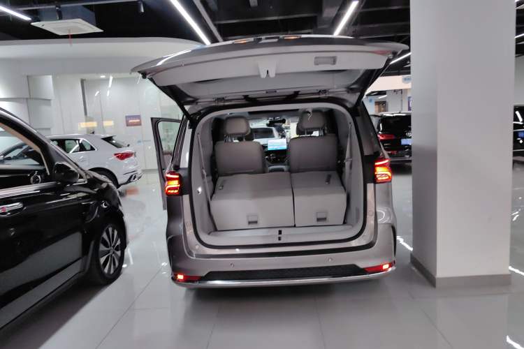 Used Roewe iMAX8 New Energy 2025 1.5T DMH Lu Zun Deluxe Edition