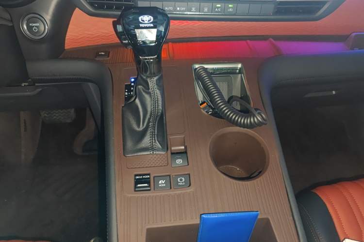 Used Toyota SIENNA 2026 Model 2.5L Dual-Engine Two-Wheel-Drive Comfort Edition