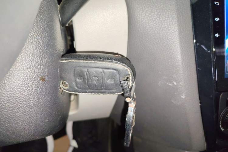 Used Volkswagen Sagitar 2015 1.6L Manual Comfort Model Interior 1