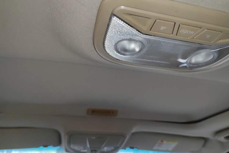 Used Geely Auto Emgrand 2017 Sedan Million Edition 1.5L CVT Upward Version Headliner