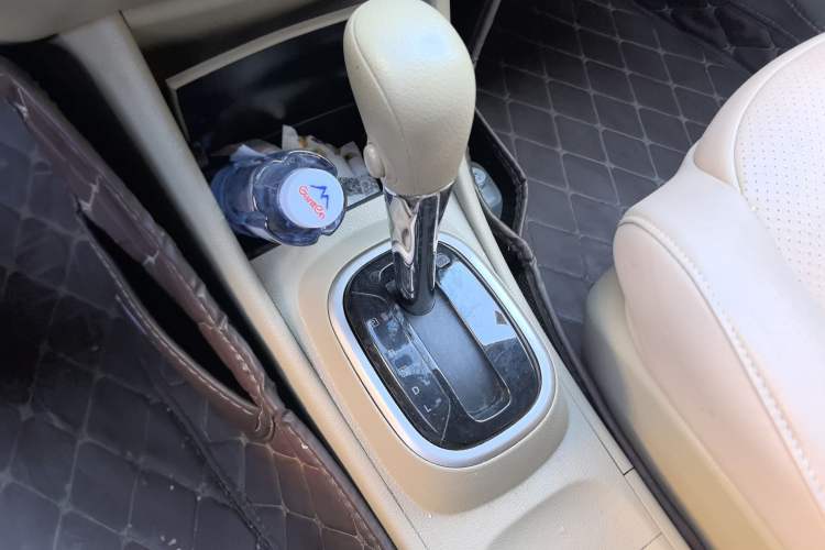 Used Nissan Sylphy 2018 Classic 1.6XE+ CVT Leading Edition Gear Lever