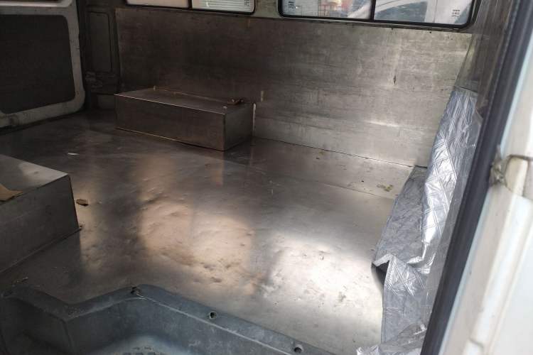 Used Iveco Daily 2017 2.5T A35 Passenger Van 5-7 Seats Model 47Z5