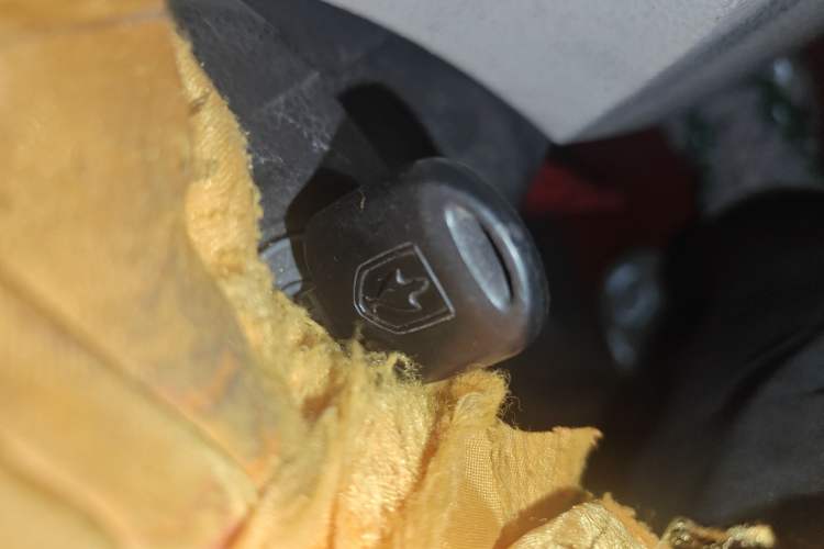 Used Jinbei New Hiace X30L 2019 1.5L Cargo Van Wealth Edition China VI SWC15M Vehicle Key