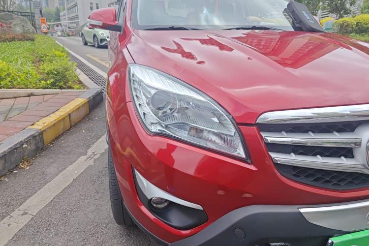 Used CHANGAN CS35 2015 1.6L Manual Luxury Model China IV Standard Right Front Headlight