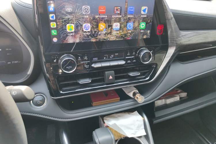 Used Toyota Crown Kluger 2024 2.5L HEV Four-Wheel Drive Premium Edition Audio And AC Panel