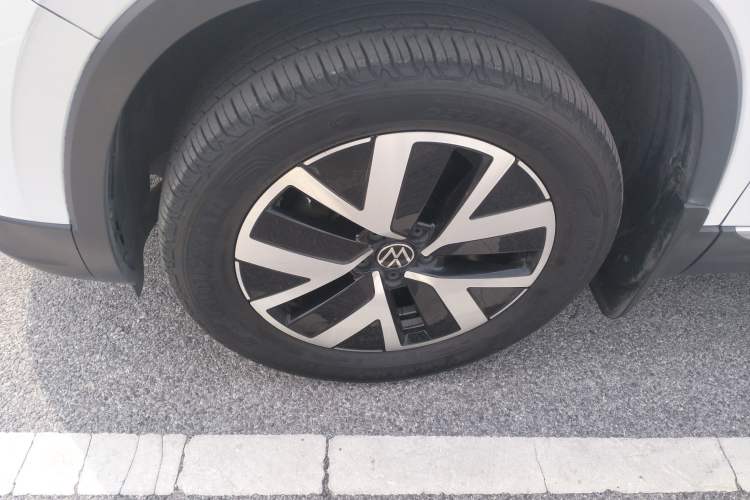 Used Volkswagen Tayron 2023 280TSI Two-Wheel-Drive Luxury Plus Advanced Version Left Front Wheel Hub