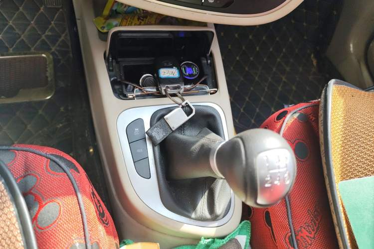 Used FAW Junpai D60 2015 1.5L Manual Luxury Model Gear Lever