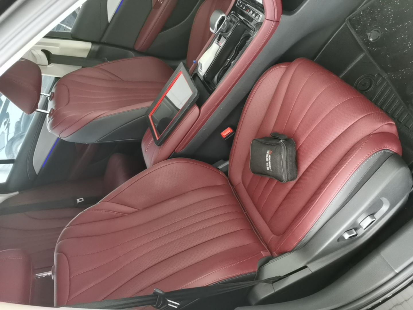 Hongqi H5 2025 2.0T Automatic Flag Edition – 500 000 Units Commemorative Version — снимка 19