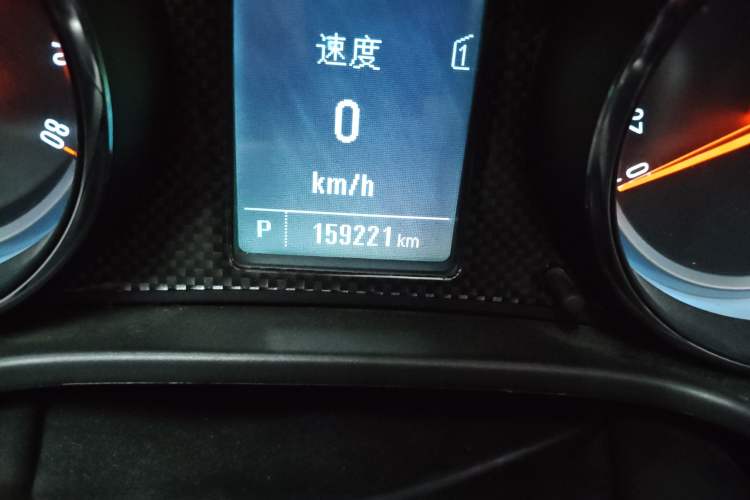 Used Buick Regal 2013 1.6T Automatic Elite Sport Edition Odometer Close Up