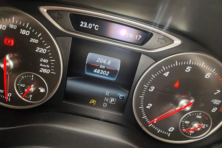 Used Mercedes-Benz B-Class 2019 B 200 Sport Edition Odometer Close Up