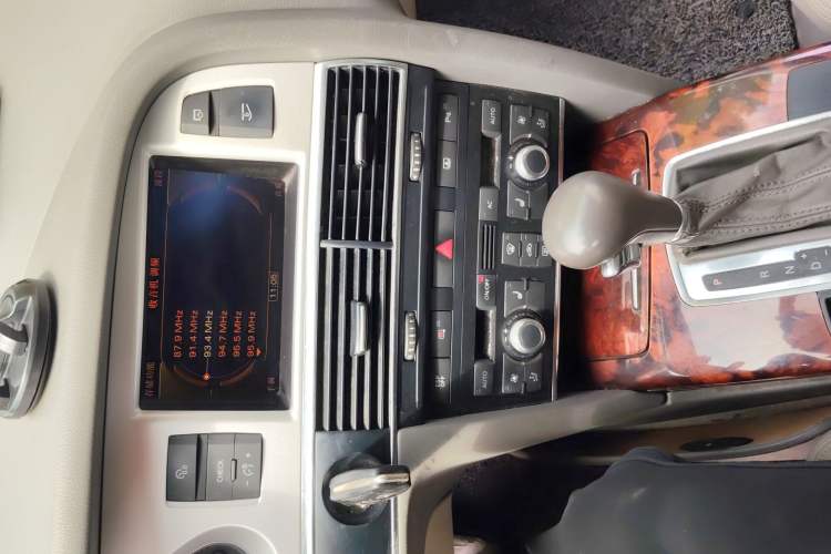 Used Audi A6L 2010 2.4L Comfort Edition Audio And AC Panel