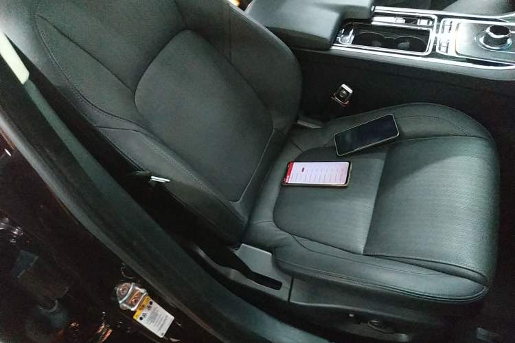 Used Jaguar XFL 2018 XFL 2.0T 250 PS Luxury Edition Right Front Seat