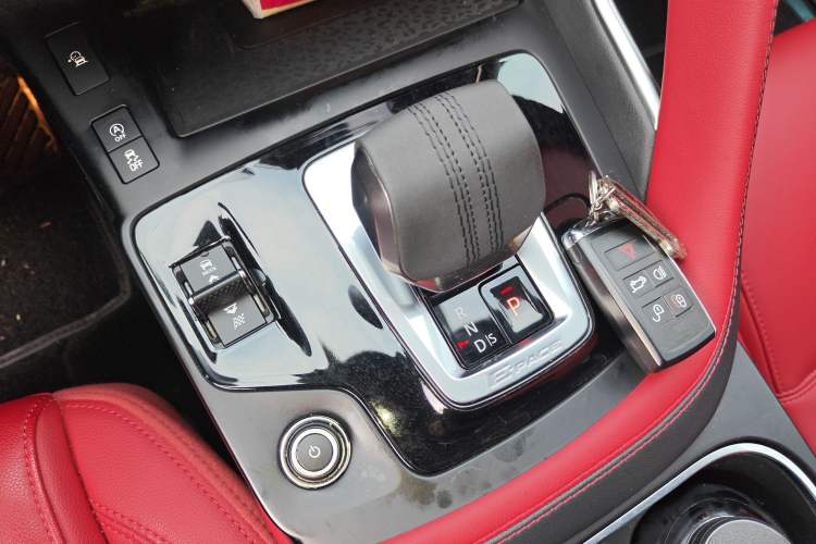 Used Jaguar E-PACE 2024 YAO Black Sport Edition R-DYNAMIC SE BLACK
