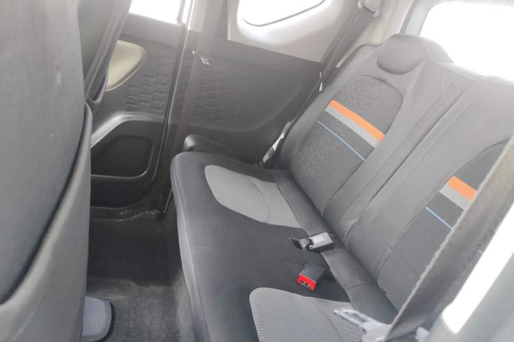 Used Wuling Hongguang MINIEV 2022 Zizai Version Lithium Iron Phosphate Left Rear Seat