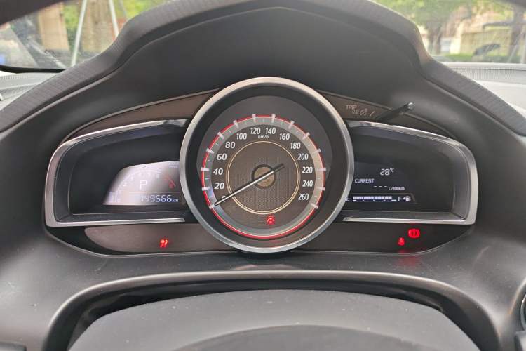 Used Mazda 3 Axela 2016 Sedan 1.5L Automatic Comfort Model