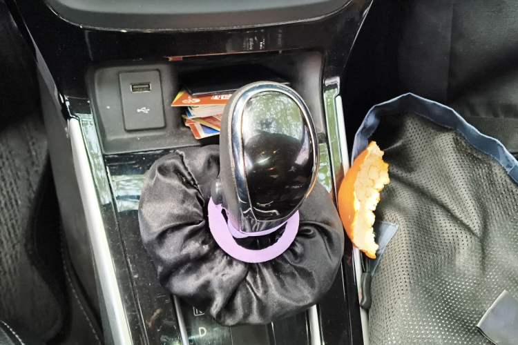 Used Nissan Sylphy 2019 1.6XV CVT Smart Connect Luxury Edition China VI Standard Gear Lever