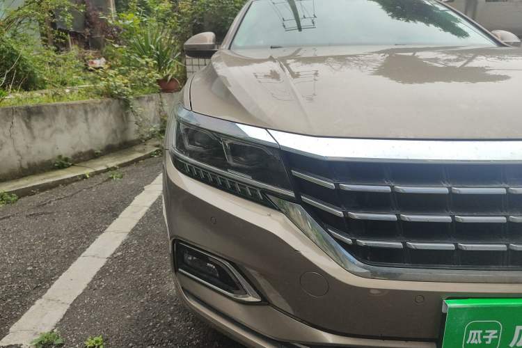 Used Volkswagen Passat 2019 330TSI Luxury Edition China VI Standard
