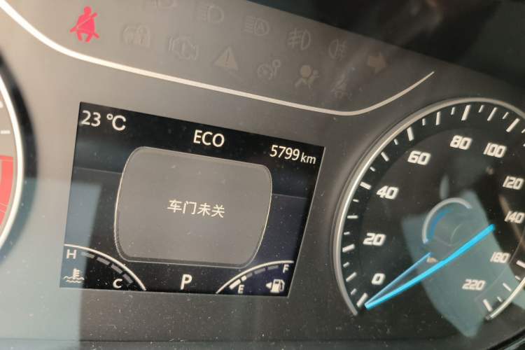 Used Ford Transit 2023 2.0T Gasoline Automatic Multi-Function Commercial Vehicle Short Wheelbase Mid-Roof Design 5/6 Seats
