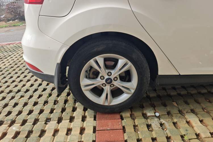 Used Ford Focus 2017 Hatchback 1.6L Automatic Comfort Plus SmartDrive Edition
