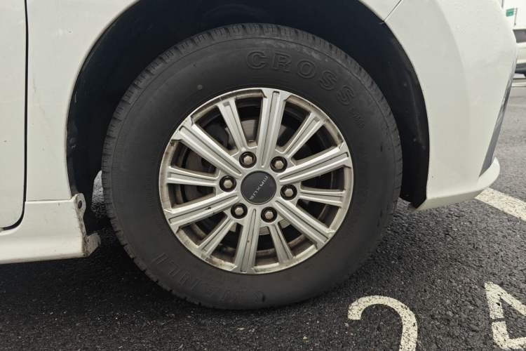 Used SAIC MAXUS G20 2023 Facelifted ES 2.0T Gasoline Automatic Value Edition Right Front Wheel Hub