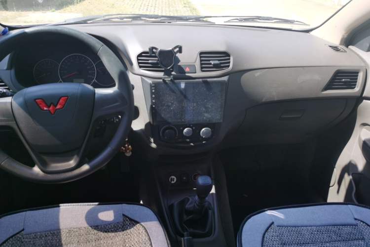 Used Wuling Hongguang 2021 1.5L S Base Version LAR Center Console