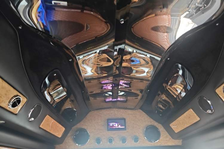 Used GMC SAVANA 2013 5.3L four-wheel-drive Leader Edition