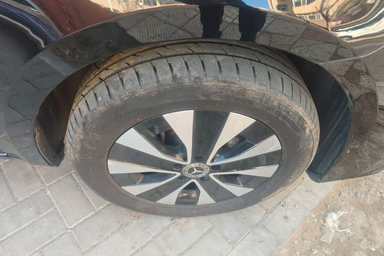 Used Mercedes-Benz Vito 2021 2.0T Elite Version 7 Seats Right Front Wheel Hub