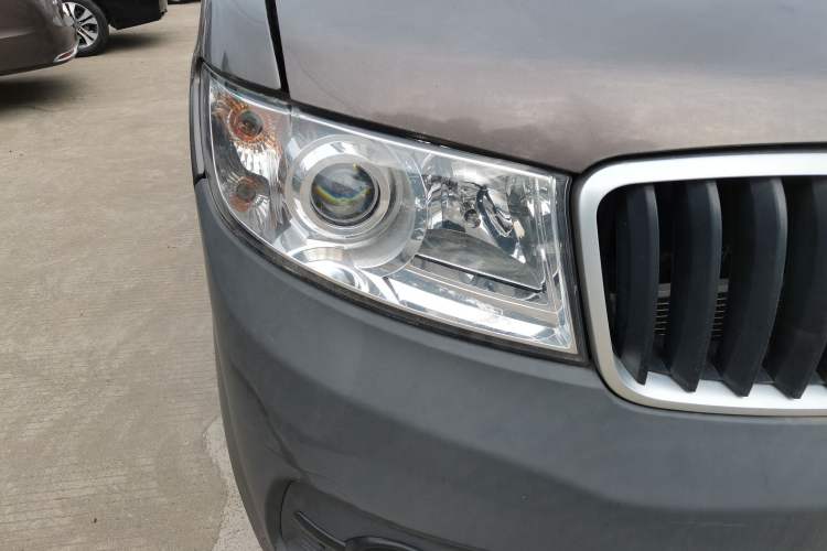 Used Jinbei Hiace X30 2020 1.5L Super-Comfortable Version China VI Standard SWC15M
