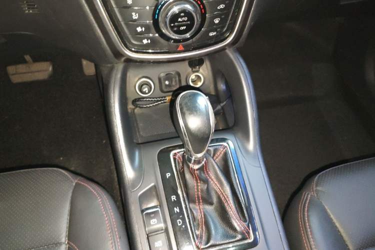 Used CHANGAN CS75 2016 1.8T Automatic Elite Model China V Standard Gear Lever