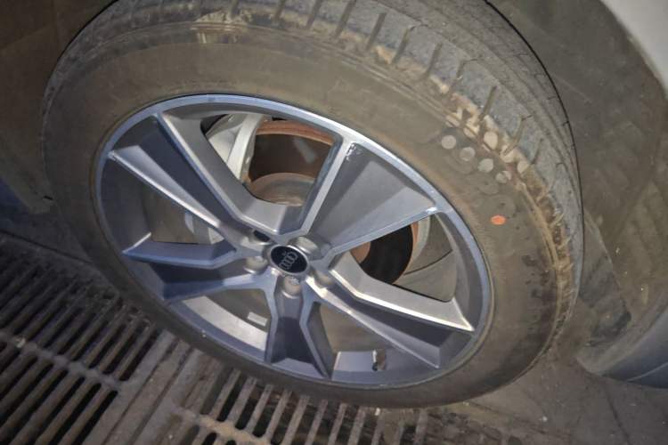 Used Audi Q5L Sportback 2022 40 TFSI Luxury Model Right Front Wheel Hub