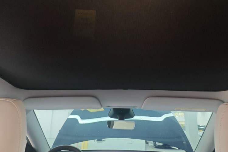 Used Tesla Model Y 2025 Rear-Wheel-Drive Version