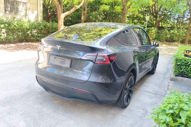 Used Tesla Model Y 2024 Long-Range All-Wheel-Drive Version
