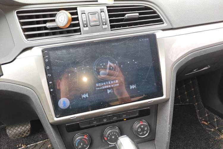 Used Volkswagen Lamando 2018 230TSI DSG Fashion Edition Audio And AC Panel