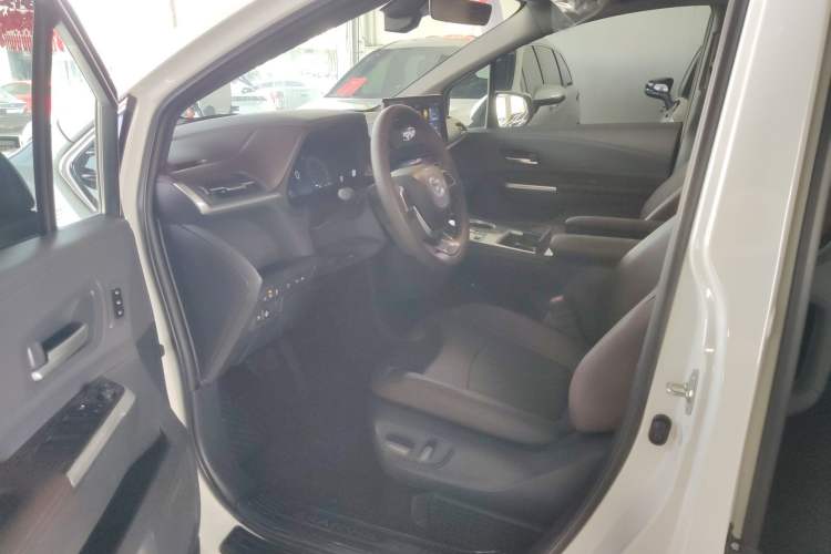 Used Toyota Granvia 2024 2.5L Hybrid Prestige PLUS Four-Wheel Drive Version Driver Seat