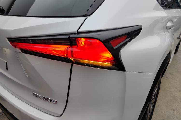 Used Lexus NX 2017 300 Front-Wheel-Drive Limited Edition Exterior 6