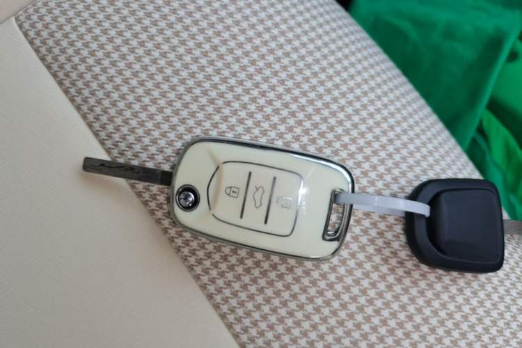Used Wuling Hongguang MINIEV 2025 Four-Door Version Advanced Edition Vehicle Key