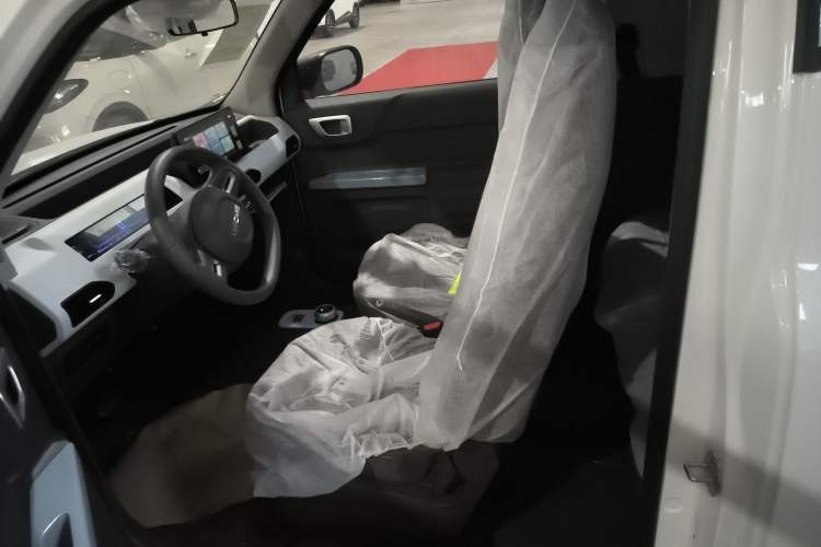 Used Geely Galaxy Panda 2024 Panda Mini 200km Endurance Bear Left Front Seat