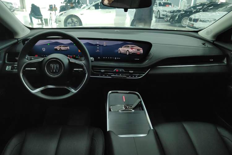 Used Buick LaCrosse 2023 28T Enjoyment Edition Center Console