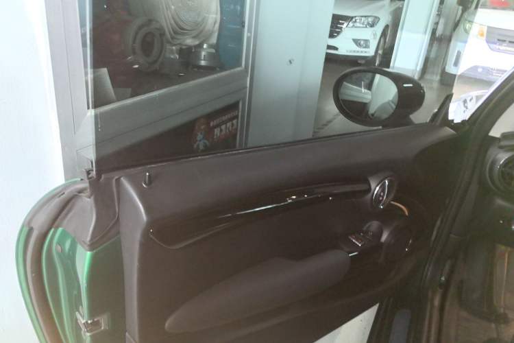 Used MINI MINI 2023 1.5T COOPER Artist