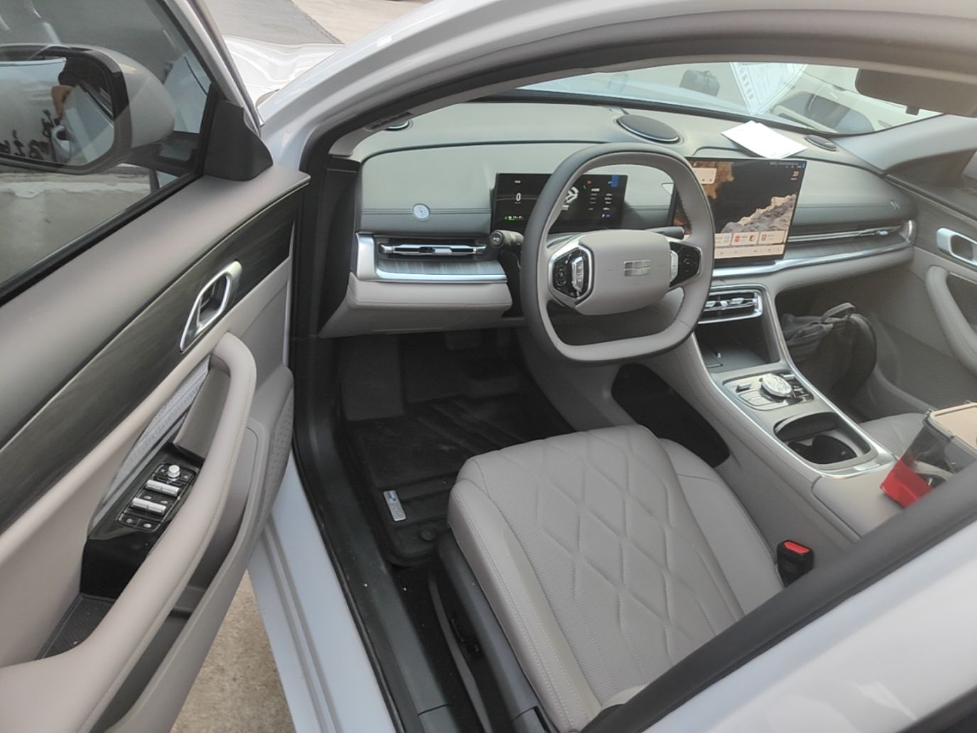 Geely Galaxy A7 2026 Model EV 550km Premium Edition — снимка 18