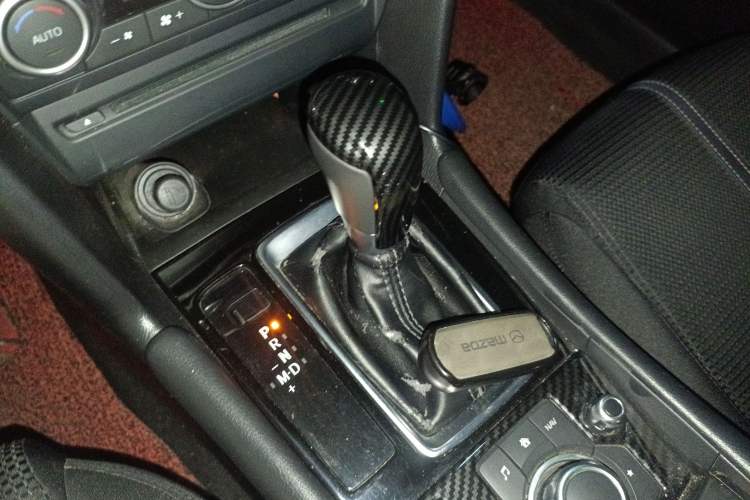 Used Mazda 3 Axela 2017 Hatchback 2.0L Automatic Luxury Model China VI Standard Gear Lever