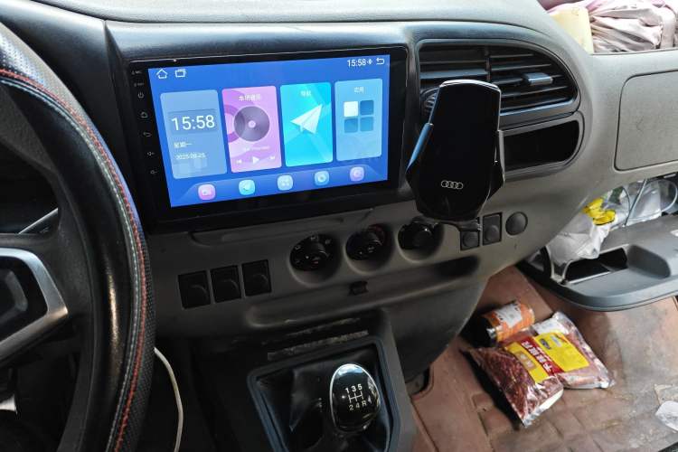 Used JMC Transit 2017 2.8T Commercial Version Short Wheelbase Mid-Roof 6/7/8-Seater JX493