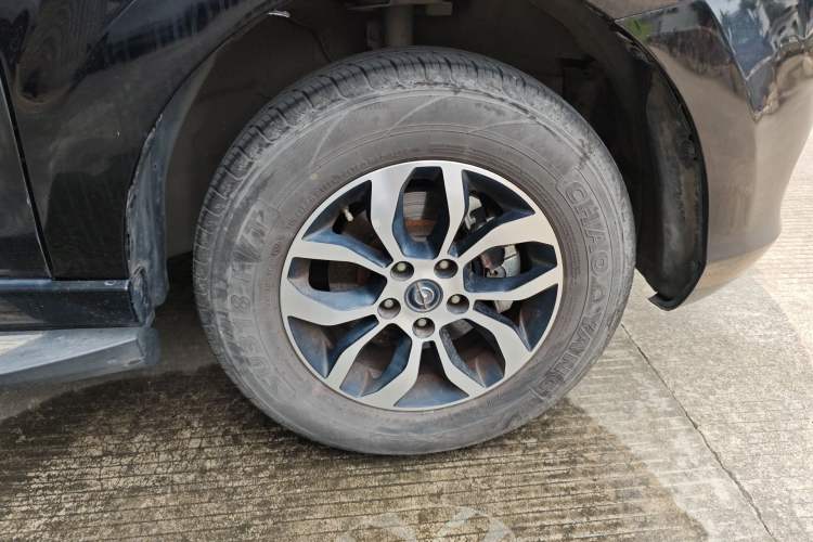 Used Haima S7 2013 2.0L Automatic ZhiShang Version Right Front Wheel Hub