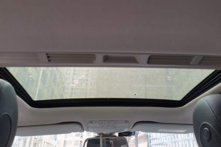 Used Mercedes-Benz C-Class 2015 C 180 L Sport Edition Headliner