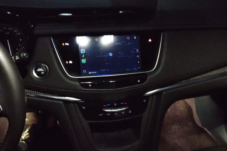 Used Cadillac XT5 2024 2.0T All-Wheel-Drive Luxury Version (Hummingbird Edition) Audio And AC Panel