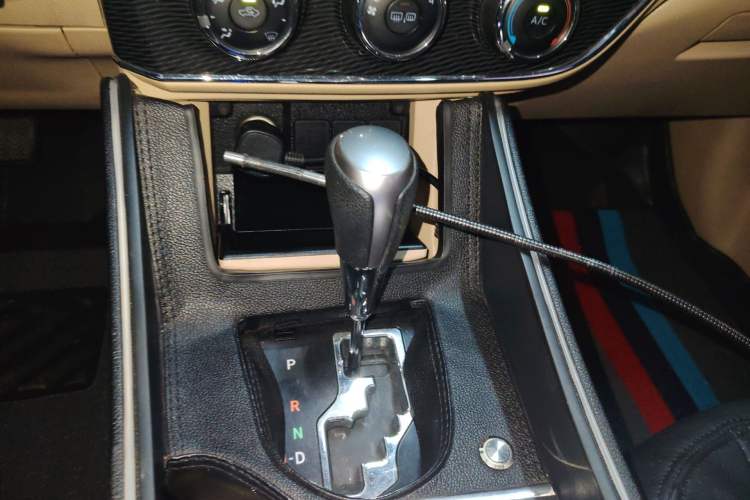 Used Toyota Corolla 2014 1.6L CVT GL-i Gear Lever