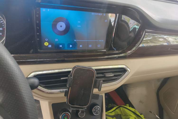 Used CHANGAN KUAYUE Xing V3 2023 1.5L Gasoline Comfort-Grade 5-Seater Van